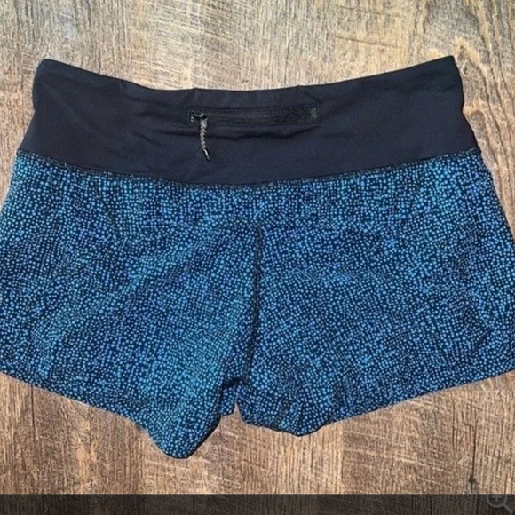 Lululemon run time shorts - Picture 2 of 4